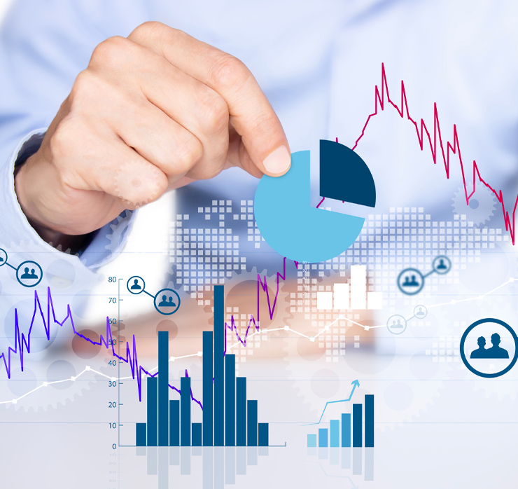 Hand mit Tortendiagramm und Diagrammen – steht für Analyse und Anpassung der Gebührenstruktur nach StBVV