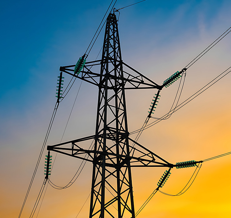 Hochspannungsleitung als Symbol für Stromsteuer und regulatorische Rahmenbedingungen in der Energiewirtschaft